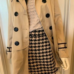 Elixir houndstooth skirt in Black and Tan.